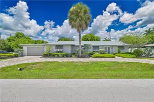 8719 Crest Ln, Fort Myers, FL 33907 - Photo 2