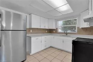 421 SE 24th Ave, Cape Coral, FL 33990 - Photo 2