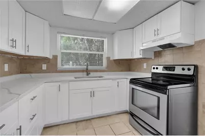 421 SE 24th Ave, Cape Coral, FL 33990 - Photo 4