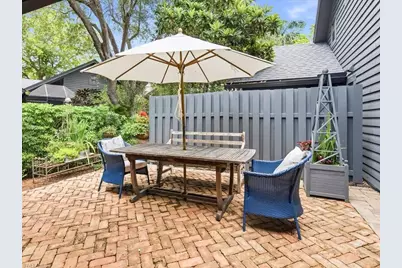 1337 Solana Rd, Naples, FL 34103 - Photo 10
