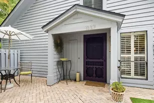 1337 Solana Rd, Naples, FL 34103 - Photo 4