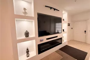 3298 Megan Ln, Naples, FL 34109 - Photo 10