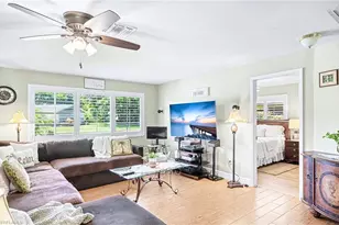 20 Maui Cir, Naples, FL 34112 - Photo 8