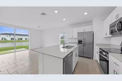 17525 Paradiso Way, North Fort Myers, FL 33917 - Photo 4