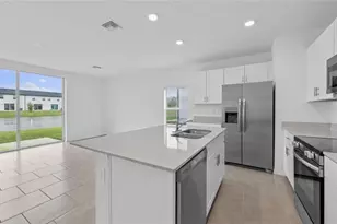 17525 Paradiso Wy, North Fort Myers, FL 33917 - Photo 4