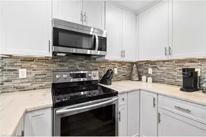 9101 Vanderbilt Dr #302, Naples, FL 34108 - Photo 6