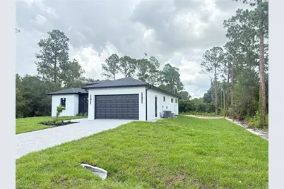1010 Wellington Ave, Lehigh Acres, FL 33972 - Photo 4