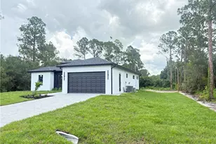 1010 Wellington Ave, Lehigh Acres, FL 33972 - Photo 4