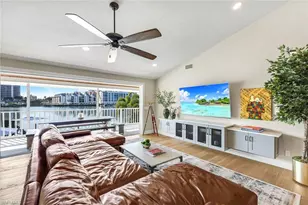 336 Oak Ave, Naples, FL 34108 - Photo 6