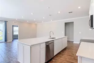 8792 Cascade Price Cir, North Fort Myers, FL 33917 - Photo 6
