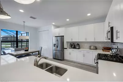 4500 Aurora St, Naples, FL 34119 - Photo 12