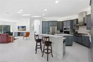 27231 Lakeway Ct, Bonita Springs, FL 34134 - Photo 4