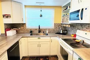 109 Georgetown Blvd, Naples, FL 34112 - Photo 10