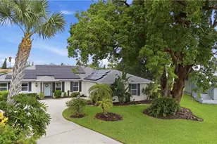 24708 Carnoustie Ct, Bonita Springs, FL 34135 - Photo 4