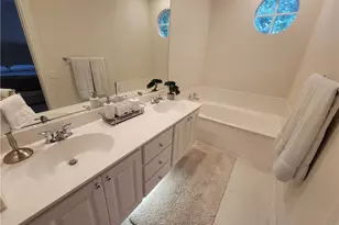 3536 Islandwalk Cir, Naples, FL 34119 - Photo 24