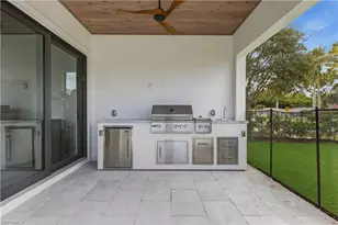 2200 11th St N, Naples, FL 34103 - Photo 22
