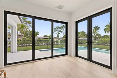 2200 11th St N, Naples, FL 34103 - Photo 32