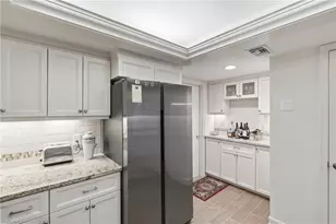 3951 Gulf Shore Blvd N, Naples, FL 34103 - Photo 10