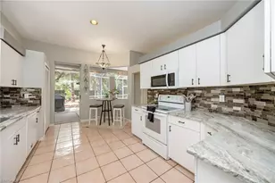 2656 River Reach Dr, Naples, FL 34104 - Photo 8
