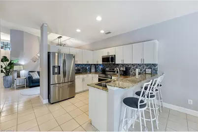 697 Crossfield Cir, Naples, FL 34104 - Photo 6