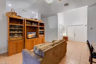 4105 NE 20th Pl, Cape Coral, FL 33909 - Photo 4