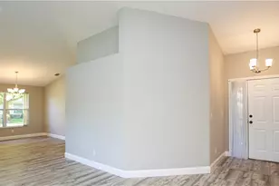 402 Emerald Bay Cir, Naples, FL 34110 - Photo 4