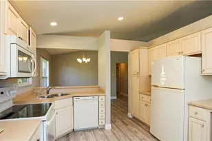 402 Emerald Bay Cir, Naples, FL 34110 - Photo 16