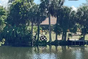 2748 Starlite Ln N, Port Charlotte, FL 33952 - Photo 2