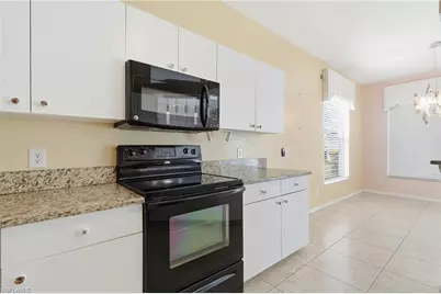 295 Stanhope Cir, Naples, FL 34104 - Photo 20