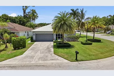 295 Stanhope Cir, Naples, FL 34104 - Photo 4