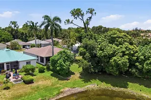 295 Stanhope Cir, Naples, FL 34104 - Photo 46