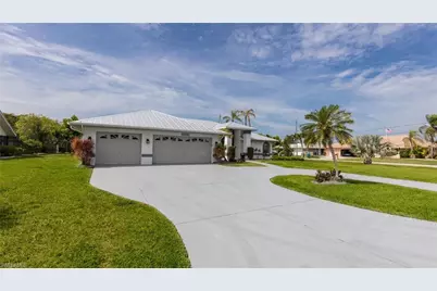 512 SE 33rd Ter, Cape Coral, FL 33904 - Photo 2