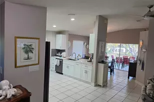 200 Diamond Cir, Naples, FL 34110 - Photo 20
