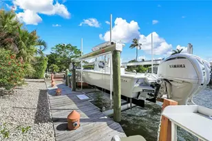 785 Willow Ct, Marco Island, FL 34145 - Photo 26
