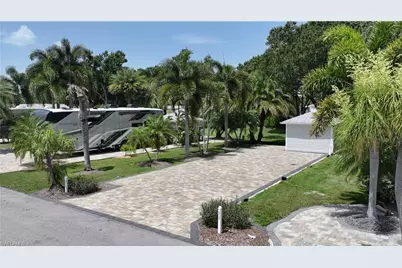 10067 Parkwood Dr, Fort Myers, FL 33905 - Photo 8