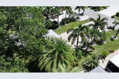 10067 Parkwood Dr, Fort Myers, FL 33905 - Photo 4