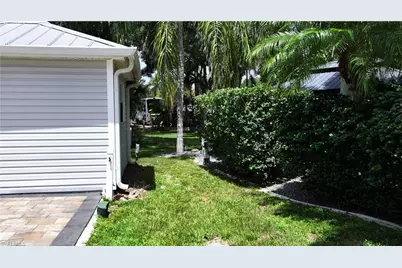 10067 Parkwood Dr, Fort Myers, FL 33905 - Photo 12