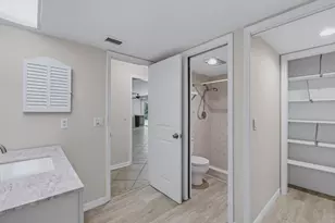 667 Park Shore Dr, Naples, FL 34103 - Photo 18