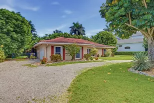 667 Park Shore Dr, Naples, FL 34103 - Photo 4