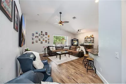 219 Glen Eagle Cir, Naples, FL 34104 - Photo 4
