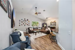 219 Glen Eagle Cir, Naples, FL 34104 - Photo 4