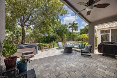 219 Glen Eagle Cir, Naples, FL 34104 - Photo 6