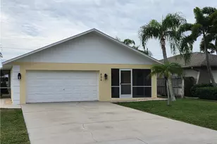 696 94th Ave N, Naples, FL 34108 - Photo 2