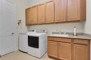 9142 Isla Bella Cir, Bonita Springs, FL 34135 - Photo 20