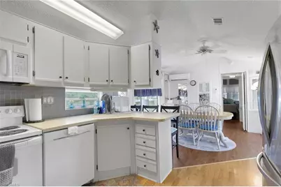 386 Leopard Ln #386, Naples, FL 34114 - Photo 10