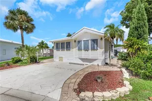 386 Leopard Ln, Naples, FL 34114 - Photo 2