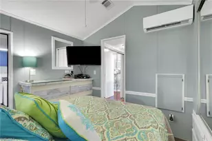 386 Leopard Ln, Naples, FL 34114 - Photo 14