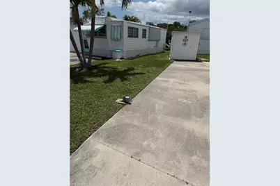 18 Jade Dr, Naples, FL 34114 - Photo 2