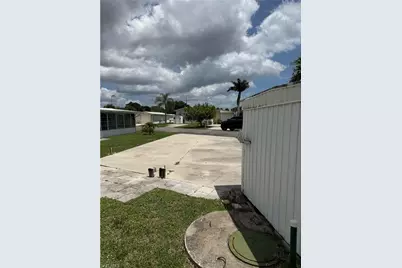 18 Jade Dr, Naples, FL 34114 - Photo 8