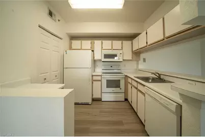 6400 Aragon Way #303, Fort Myers, FL 33966 - Photo 8